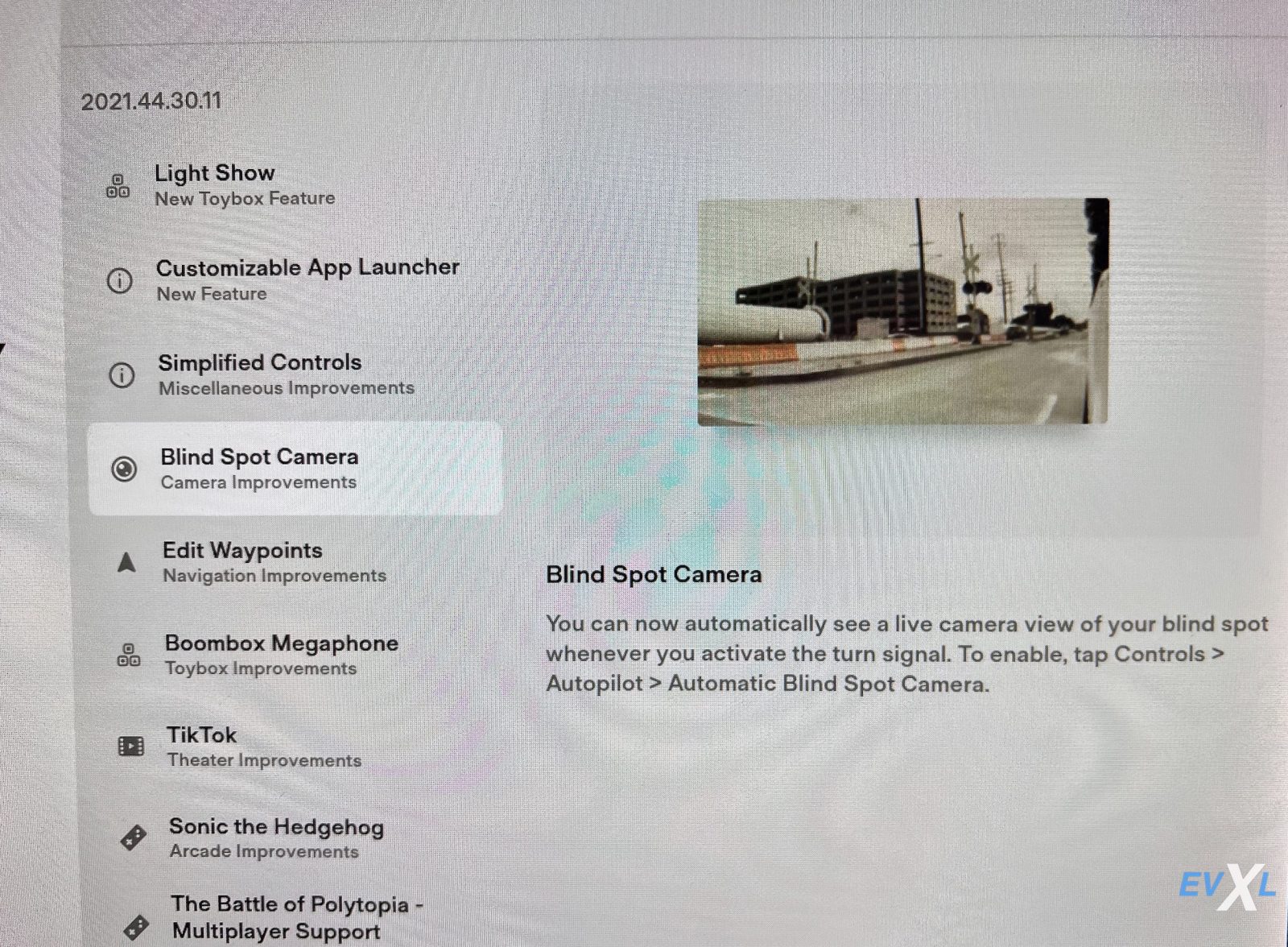 Blind Spot Camera added in Tesla Software Update v11.0 2021.44.30.11 0101