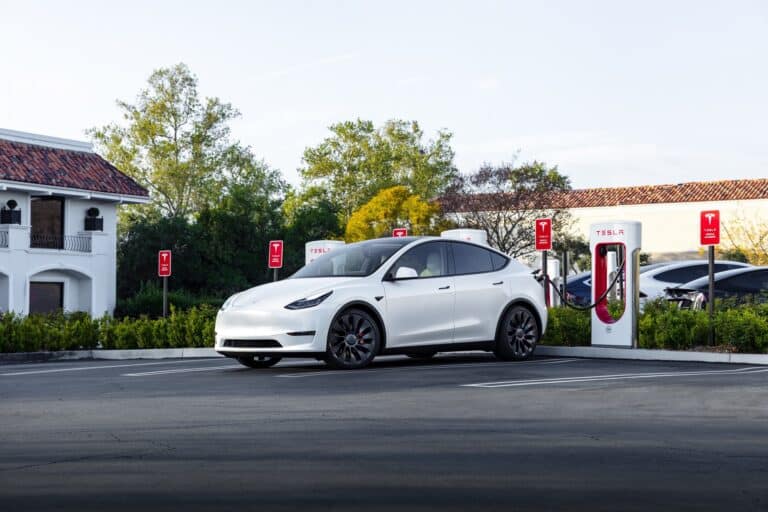 Illinois To Offer $4,000 Rebate On Electric Vehicle Purchases Starting 2025