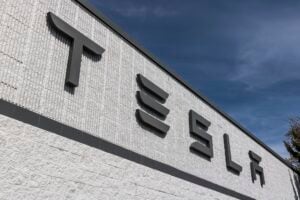 Tesla Challenges $230 Million Legal Fee Over Director Pay Dispute