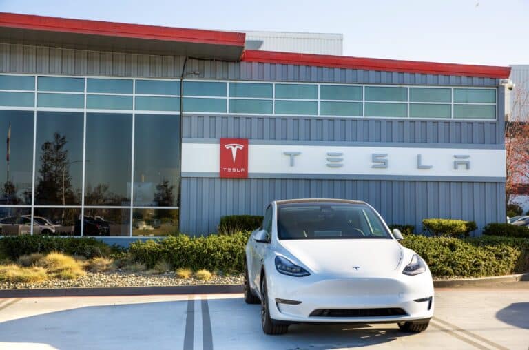 Tesla Dominates As Rivals Grapple With Us Electric Vehicle Sales