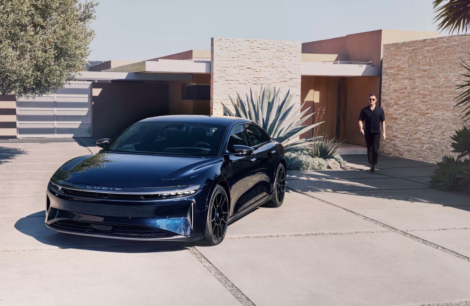 Lucid Air Sapphire: The $250K Electric Sedan That Outshines All Others