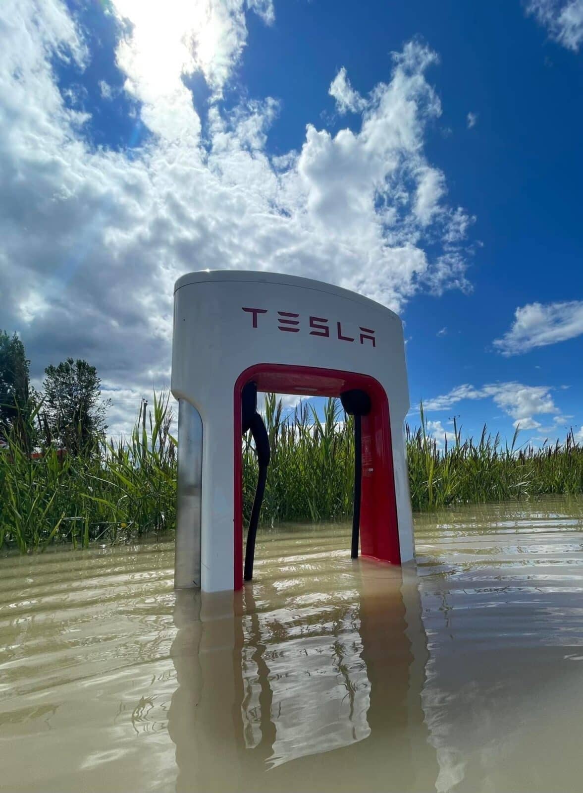 Tesla Supercharger Station Submerged In Berthierville, Quebec