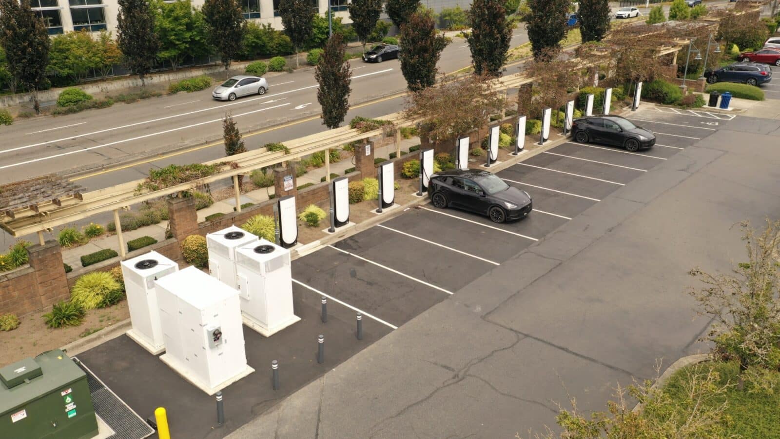 Tesla Expands Supercharger Network With New 12-Stall Station In Shoreline, Wa