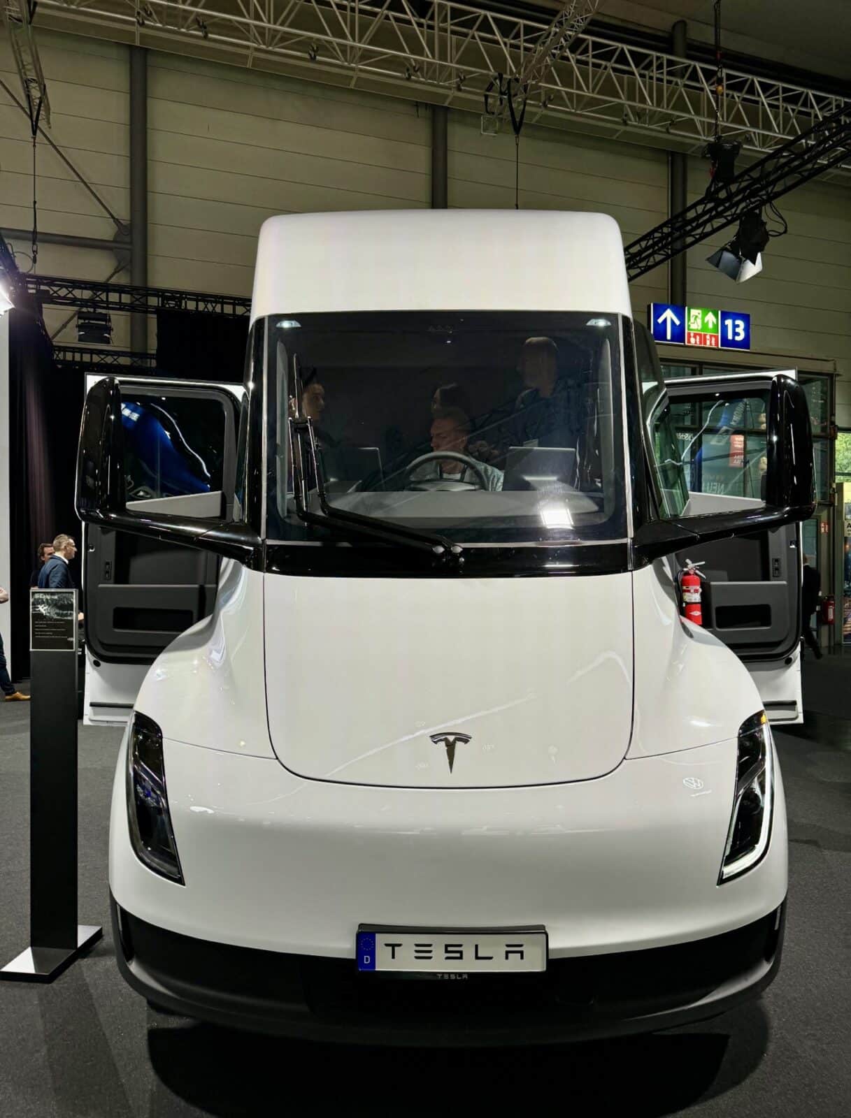 Tesla Semi Makes Its European Debut: Ready For The Roads