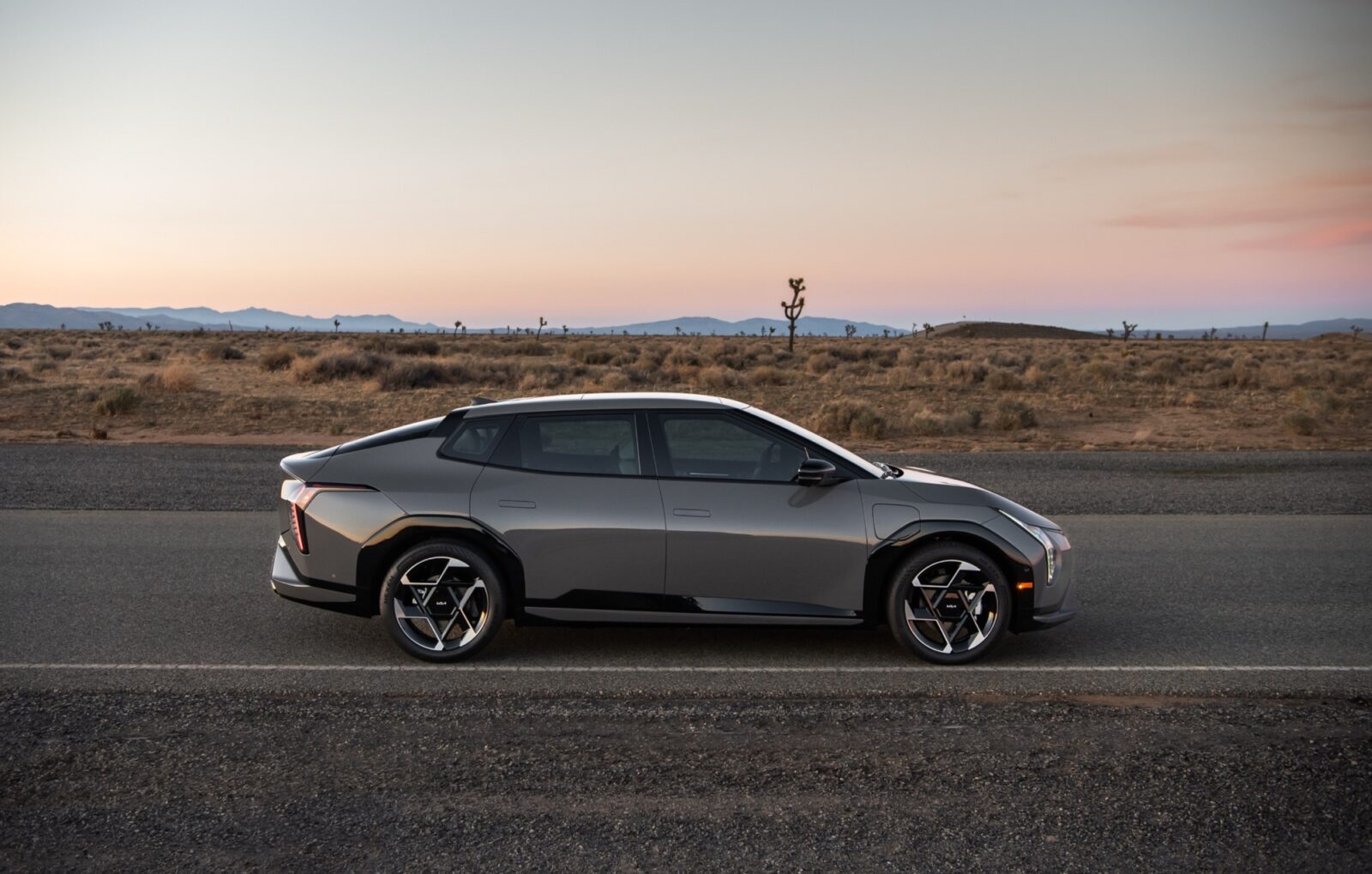 2026 Kia Ev4 Sedan Unveiled For U.s. Market: Up To 330 Miles Of Range And Interesting Design
