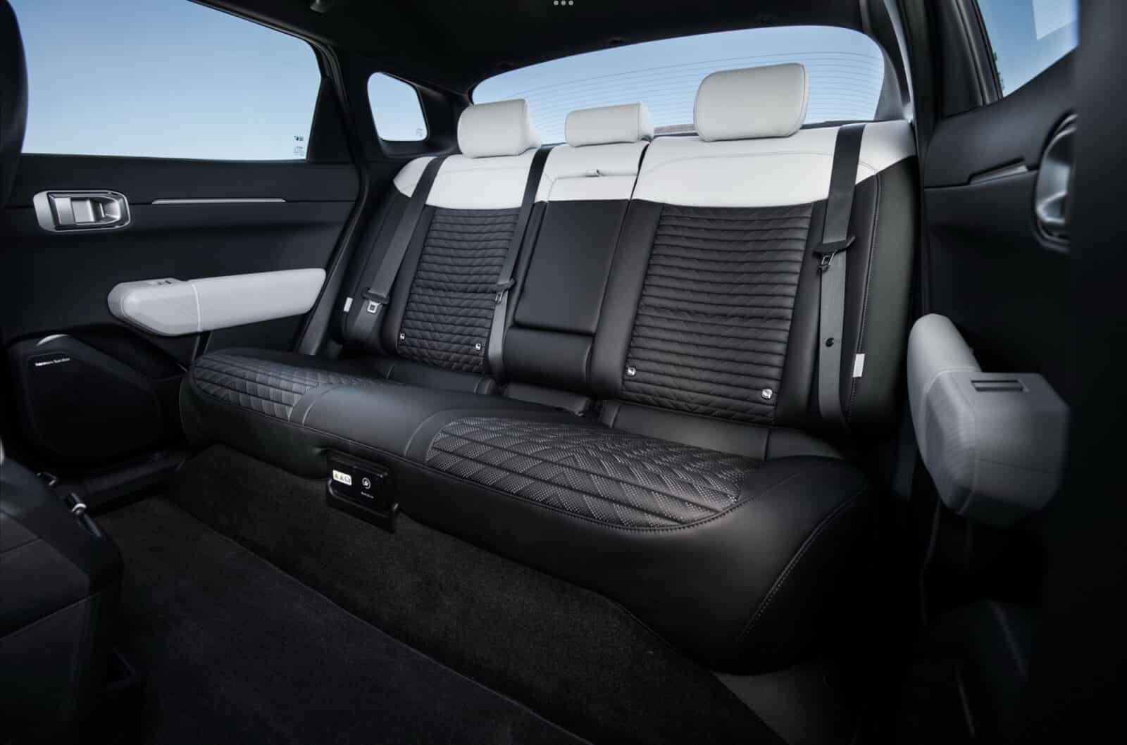 2026 Kia Ev4 Sedan Unveiled For U.s. Market: Up To 330 Miles Of Range And Interesting Design