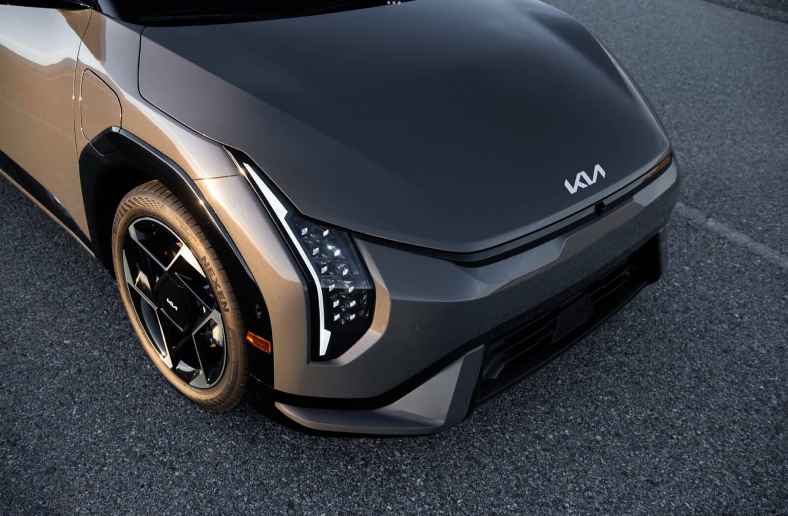 2026 Kia Ev4 Sedan Unveiled For U.s. Market: Up To 330 Miles Of Range And Interesting Design