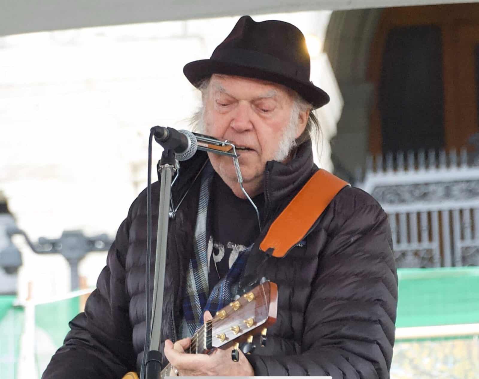 Neil Young’s “Let’s Roll Again” Slams Elon Musk And Tesla In Electric Vehicle Critique