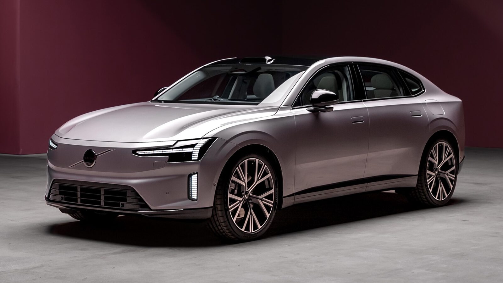 Volvo’s Electric Vehicle Sales Plummet 32% In April: A Wake-Up Call For The Ev Industry