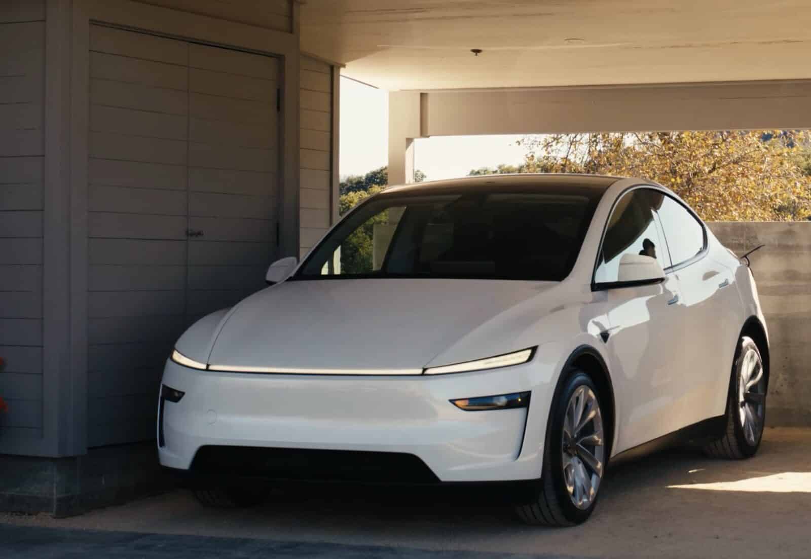 Wedbush Analyst Raises Tesla Price Target To $500, Cites Autonomous Driving Boom
