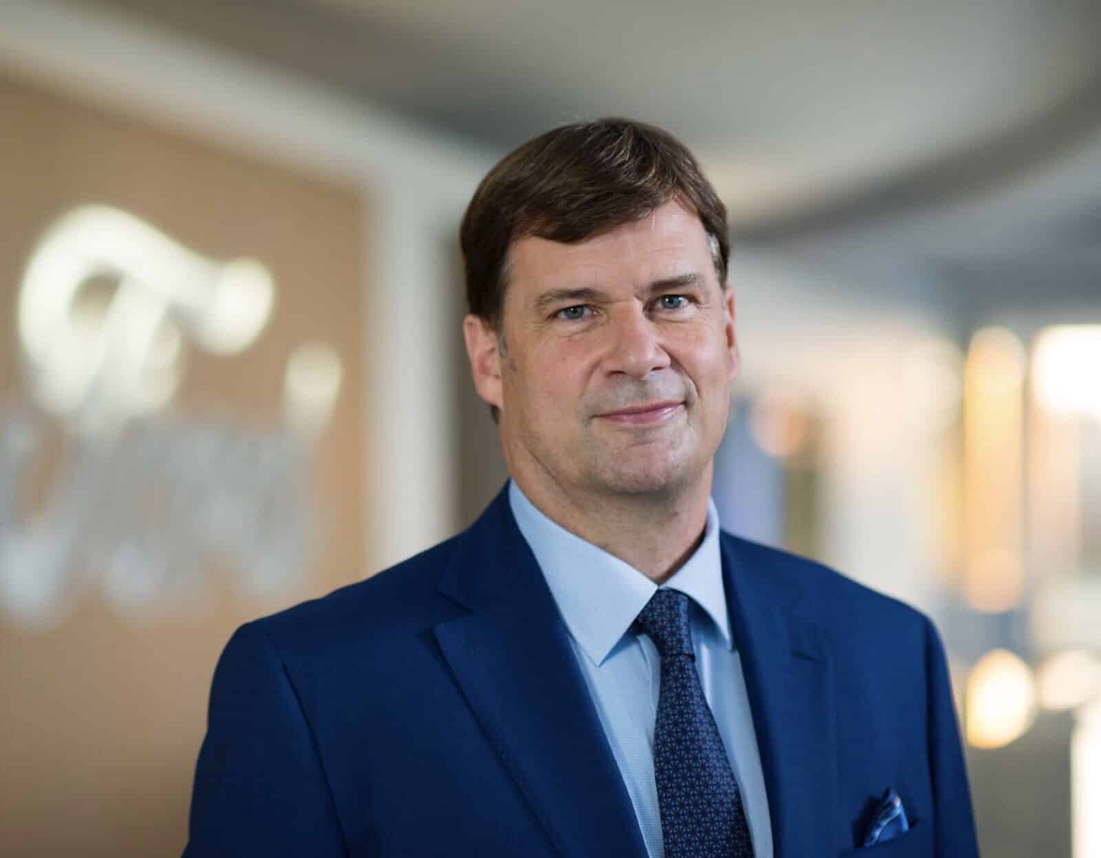 Ford Ceo Calls China’s Ev Dominance A Wake-Up Call For U.s. Automakers