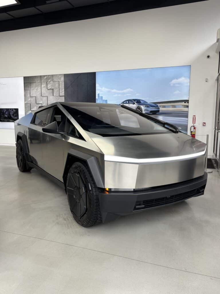 Tesla Cybertruck Surges To Lead U.s. Ev Pickup Market In 2024