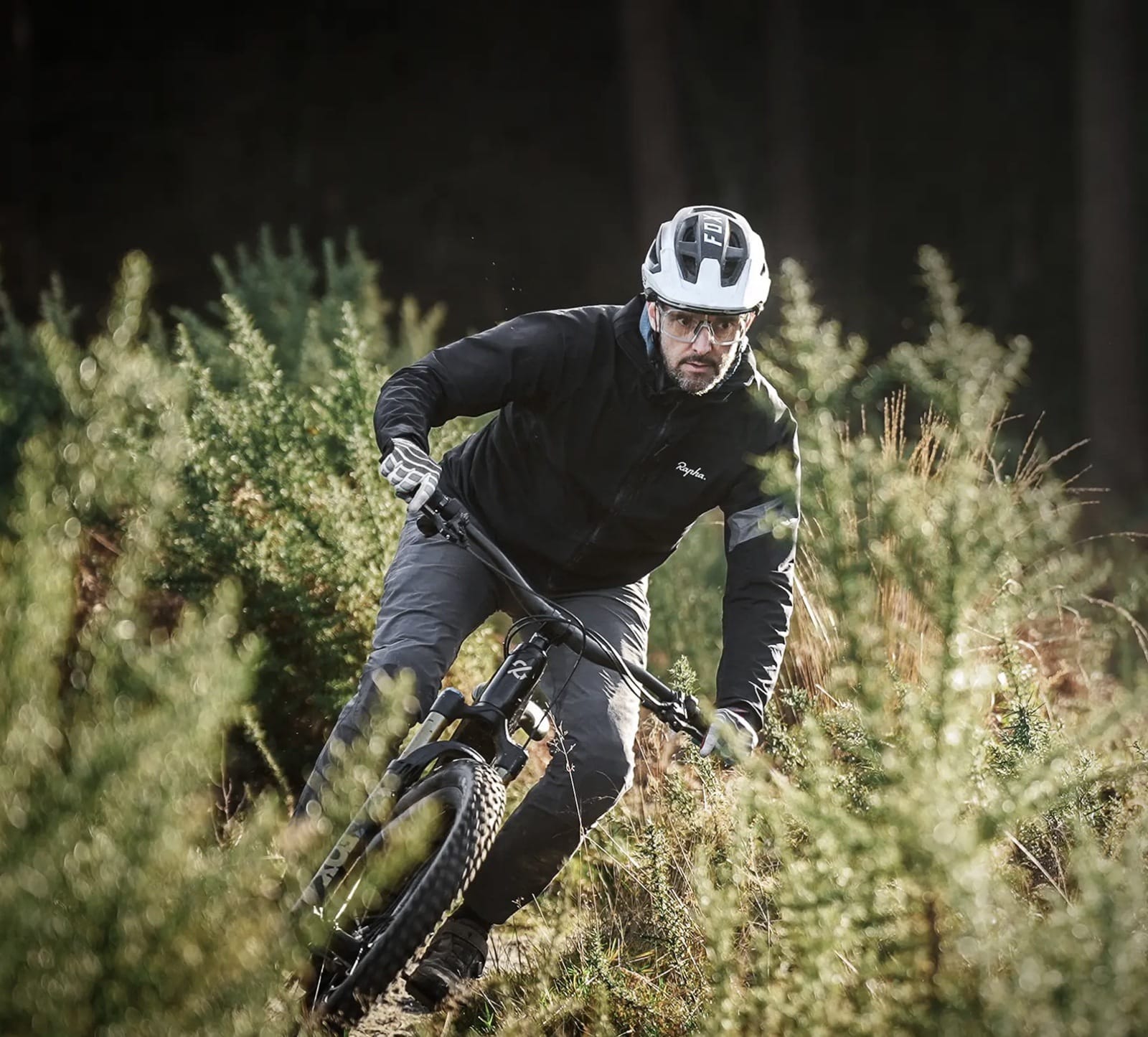 Ever Dreamed Of Blasting Through Trails With Drone-Like Precision And Power? Dji’s Amflow Pl Carbon, Now Available In The U.s. Shops, Delivers Just That With Its Avinox Motor. But At $7,499, Does It Outshine The $200-Cheaper Specialized Levo?
