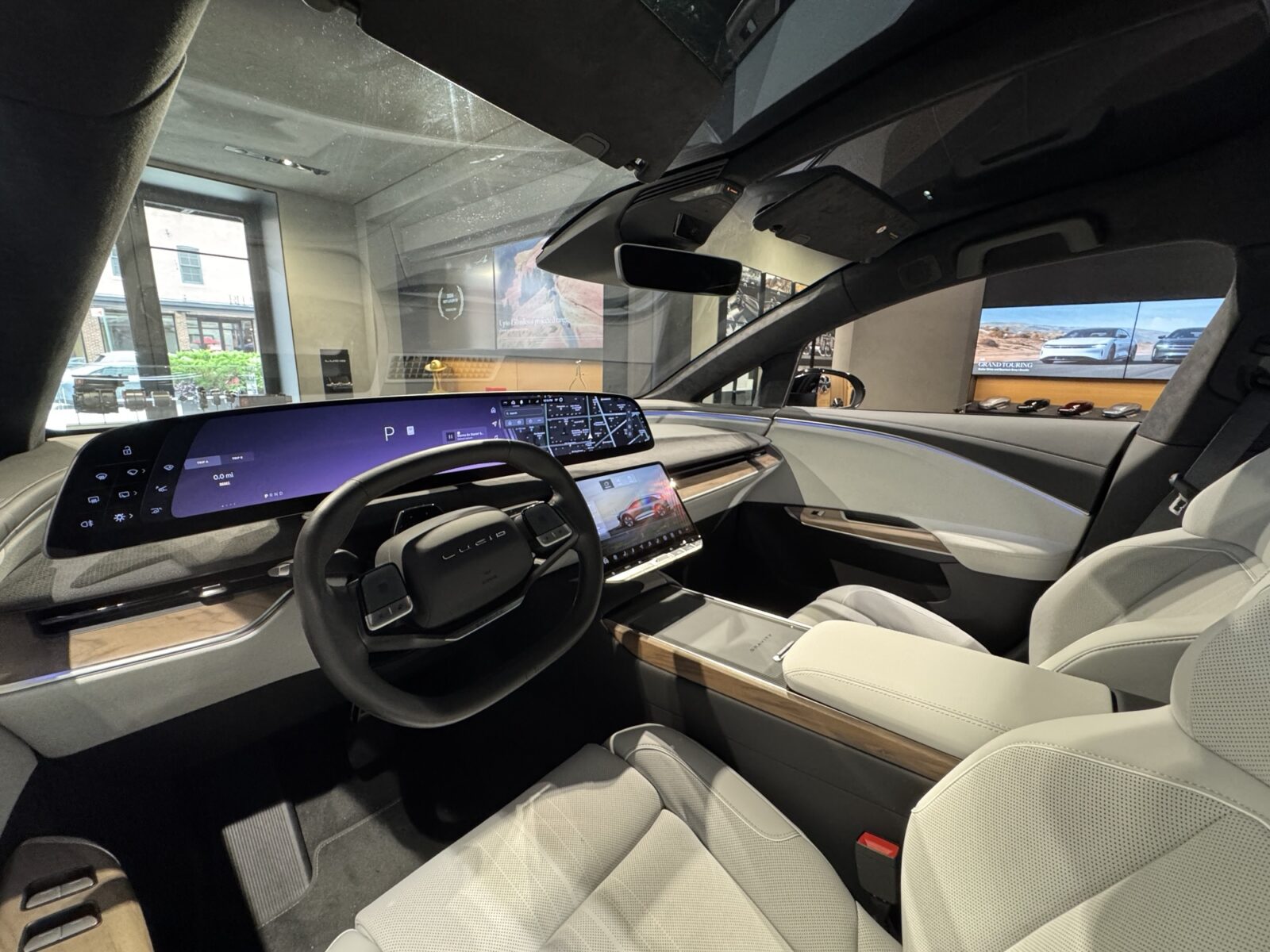 Uber Partners With Lucid And Nuro To Launch Electric Robotaxis In 2026 2 Uber Partners With Lucid And Nuro To Launch Electric Robotaxis In 2026