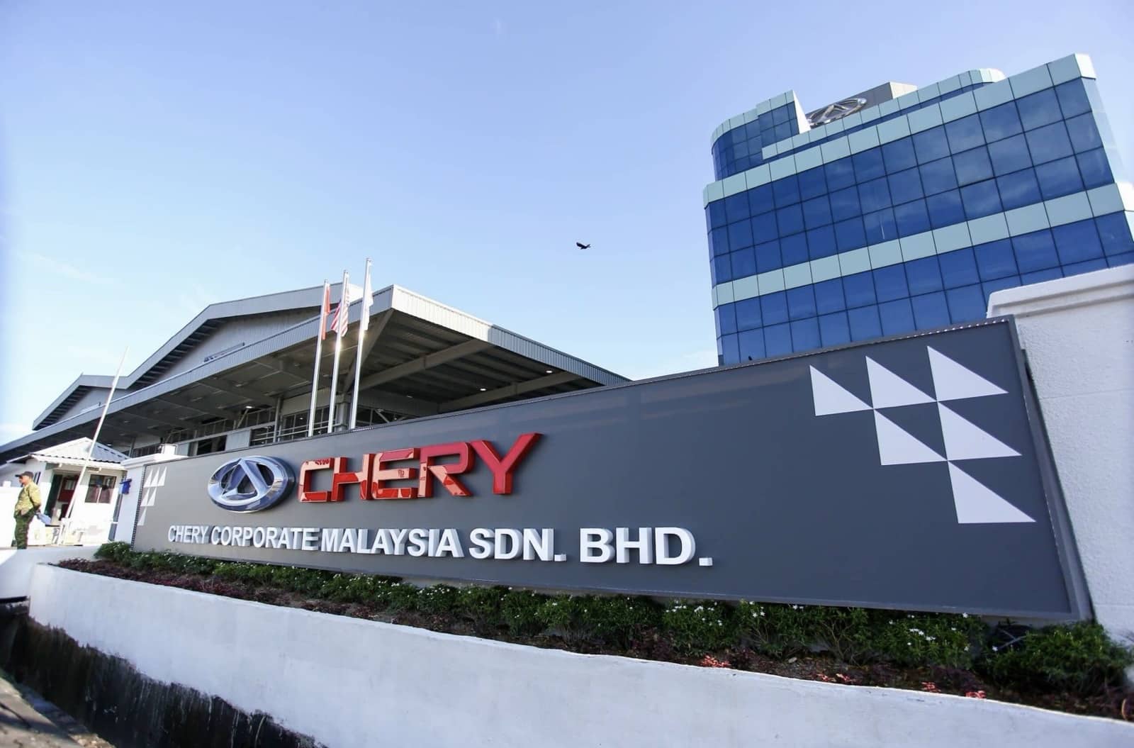 Chinese Automaker Claims 808-Mile Ev Range With Breakthrough Solid-State Battery 1 Chinese Automaker Claims 808-Mile Ev Range With Breakthrough Solid-State Battery