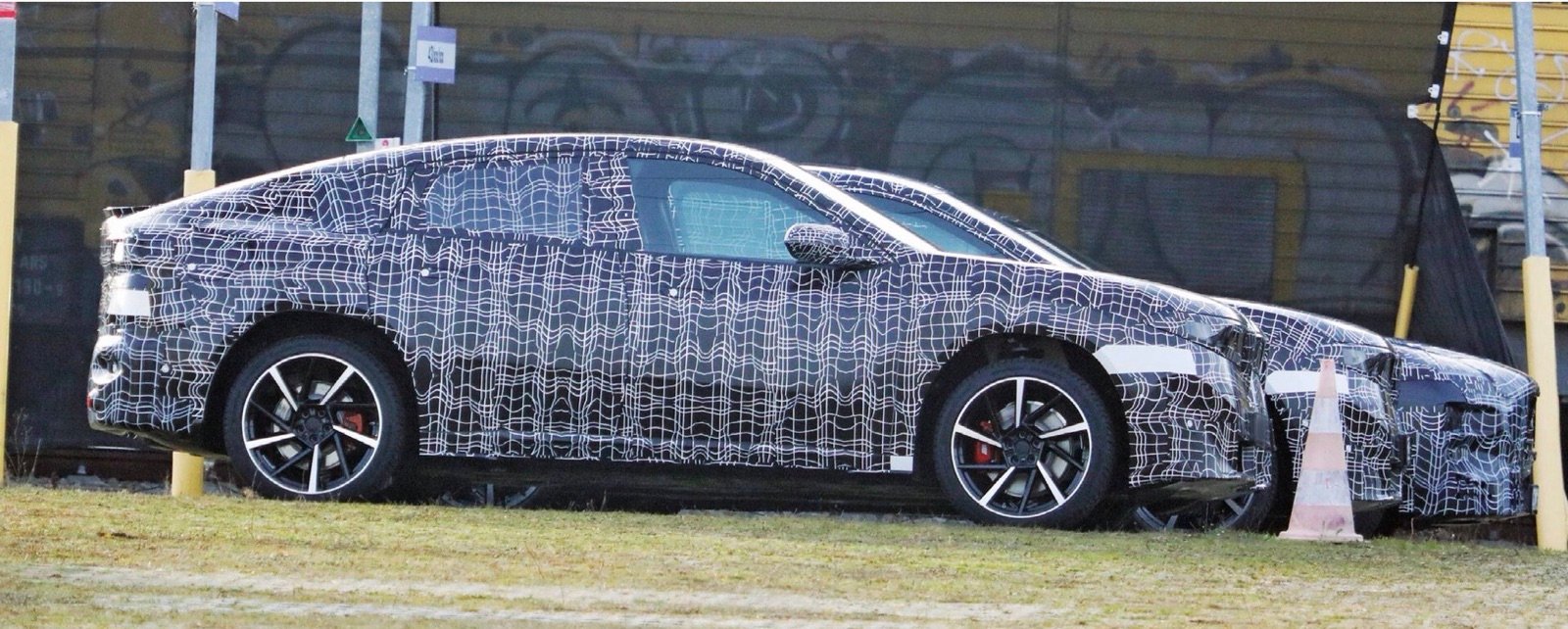 Bmw Ix4: First Look At The 500-Mile Range Electric Suv Coming In 2026