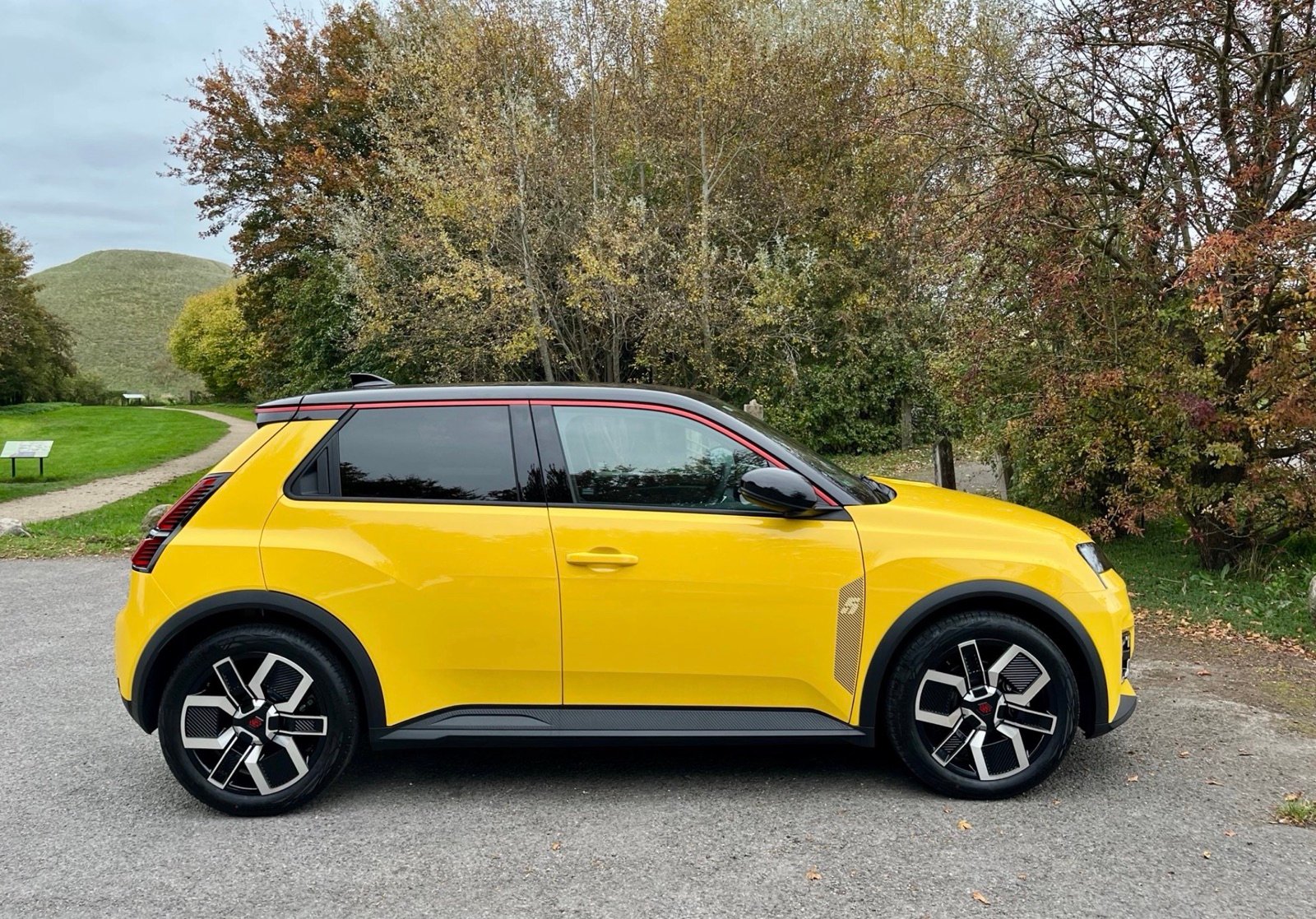 EU Plans December Announcement For Affordable Small EVs To Counter Chinese Competition