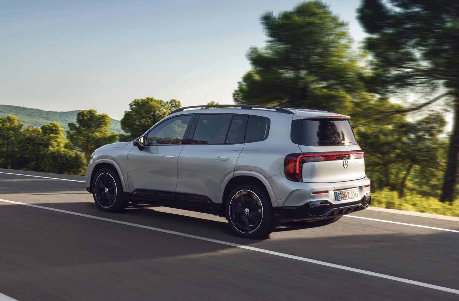 Mercedes-Benz Patents An Anti-Motion Sickness System For EVs That May ...