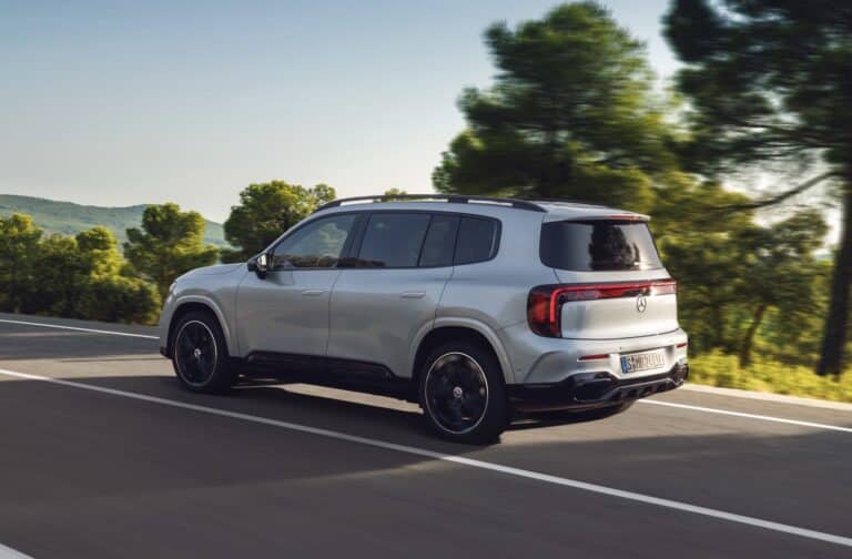 Mercedes-Benz Patents An Anti-Motion Sickness System For EVs That May ...